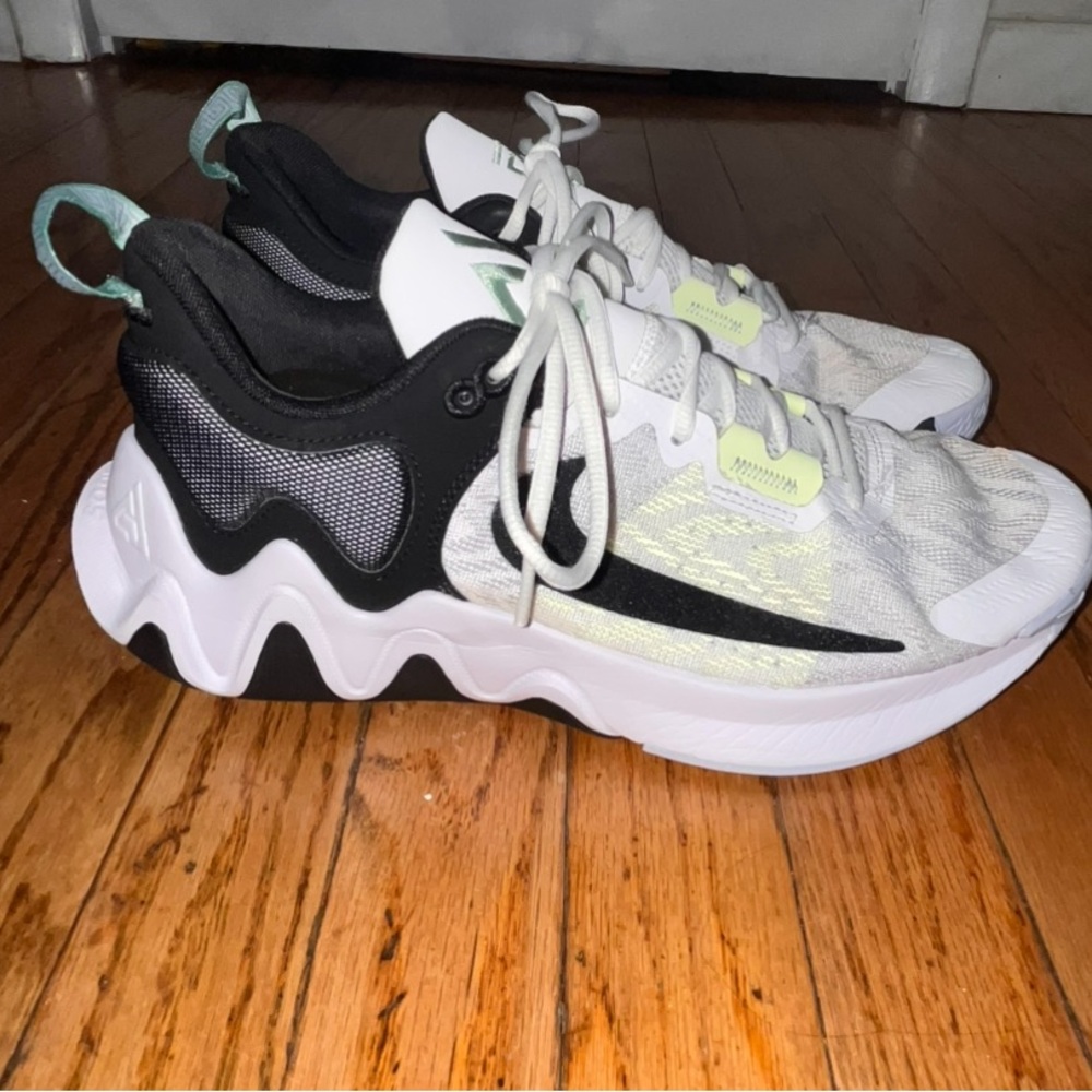 Nike Giannis Immortality 2: Men’s Size 10.5 White Black Volt:Spot On Edge (Pics)